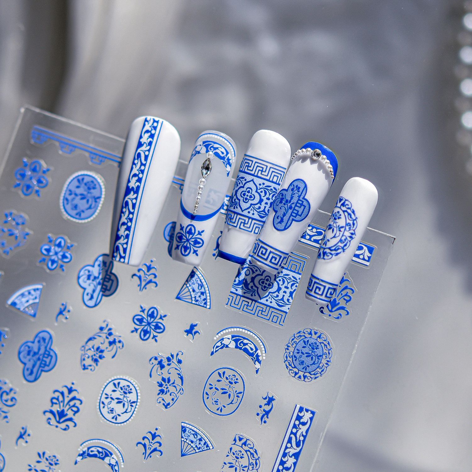 Traceless Blue White Porcelain - Nail Art Zelda ulasan dan harga